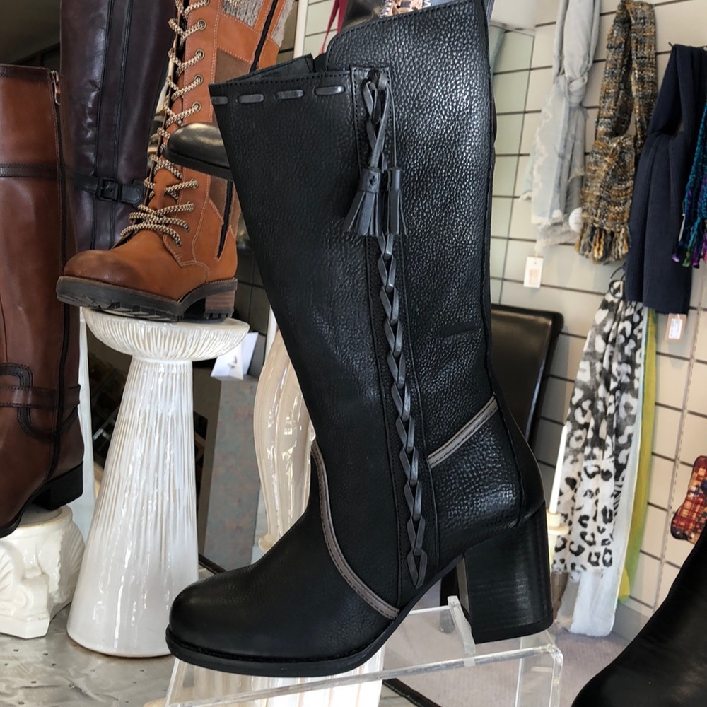 Bussola leather calf height! Gorgeous